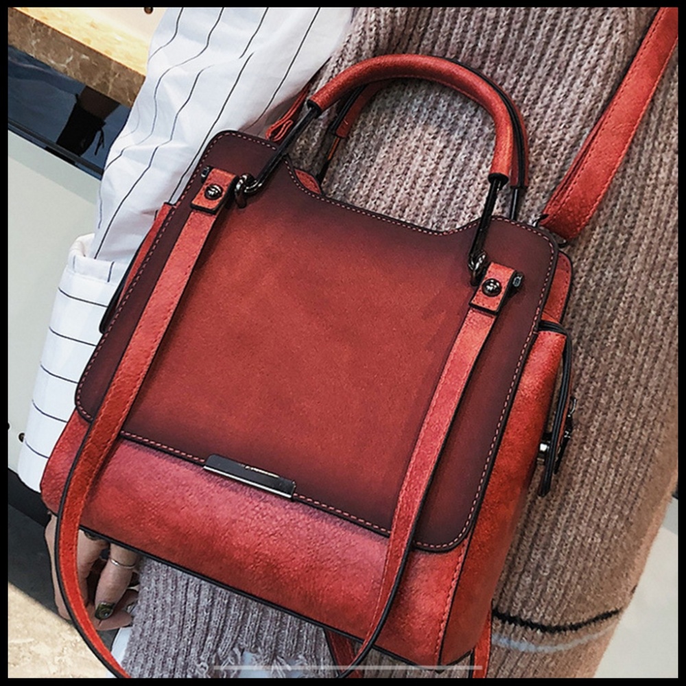 NEW BERLIN Handbag - Picture 2 of 7